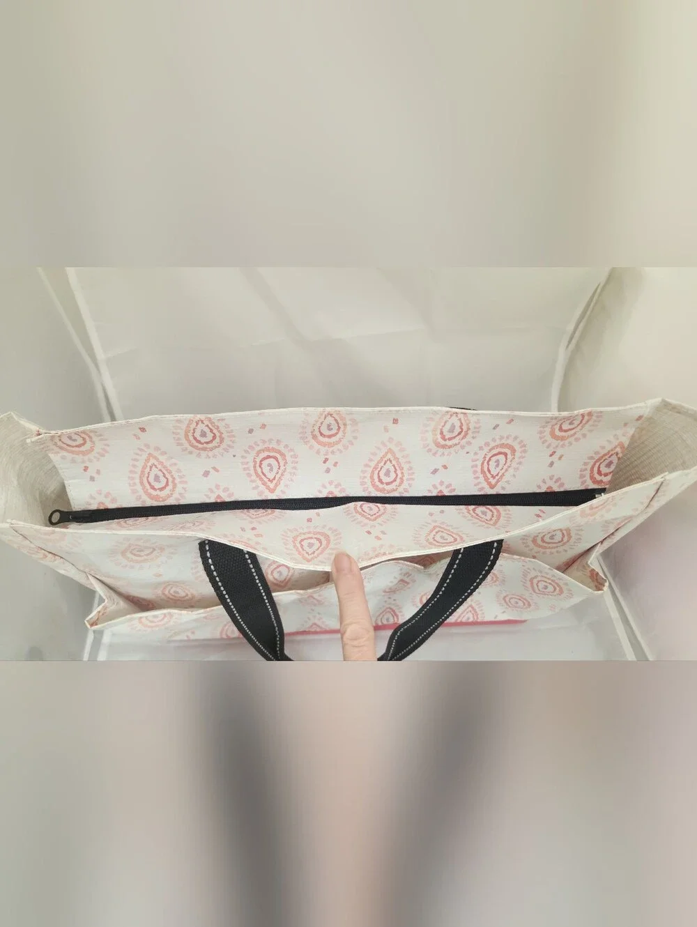 Scout Pink Paisley Print Organizer Tote with Black Handles Zip Top - Picture 5 of 6